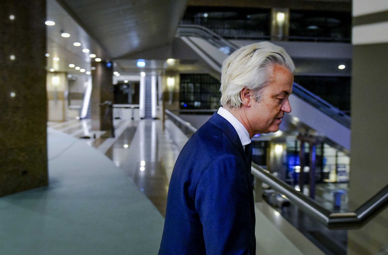 PVV-leider Geert Wilders in het gebouw van de Tweede Kamer, waar hij de uitslagen van de verkiezingen voor de Provinciale Staten en waterschappen volgt.