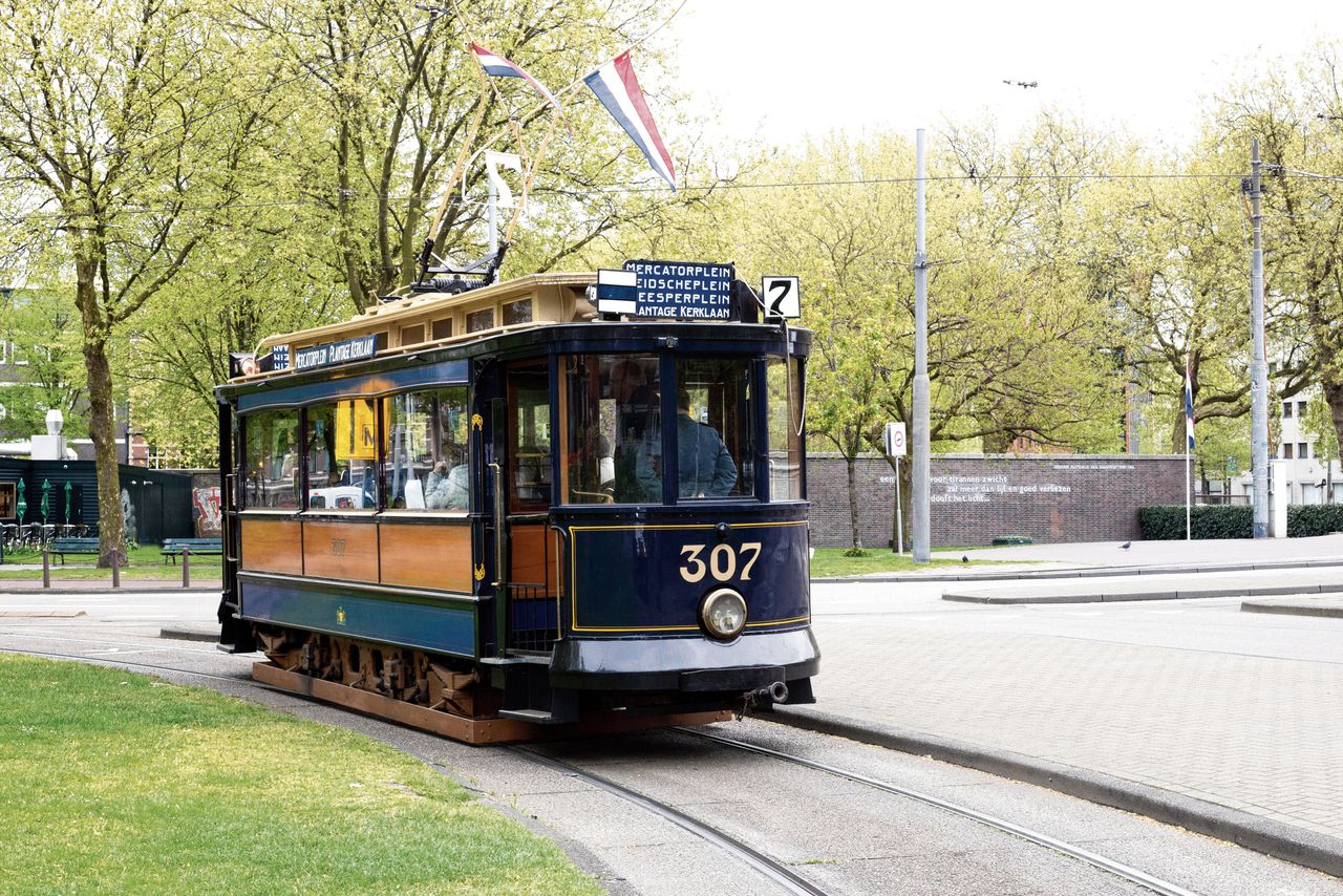 Sinds 1975 rijden de historische trams over het restant van de voormalige Haarlemmermeerspoorlijn langs het Amsterdamse Bos naar Bovenkerk, Amstelveen.