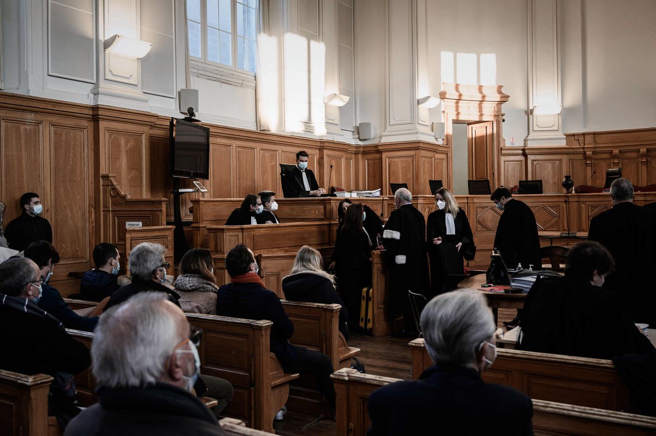 Advocaten in de rechtbank van Saintes tijdens een zitting deze week.