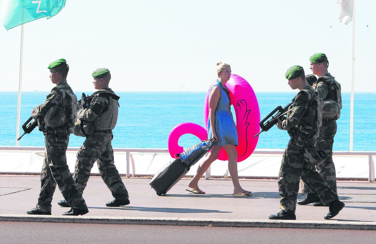Soldaten patrouilleren in Nice.