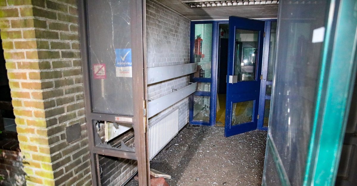 Vlak voor opening flinke schade door explosie bij noodopvang voor asielzoekers in Gelders dorpje Ugc