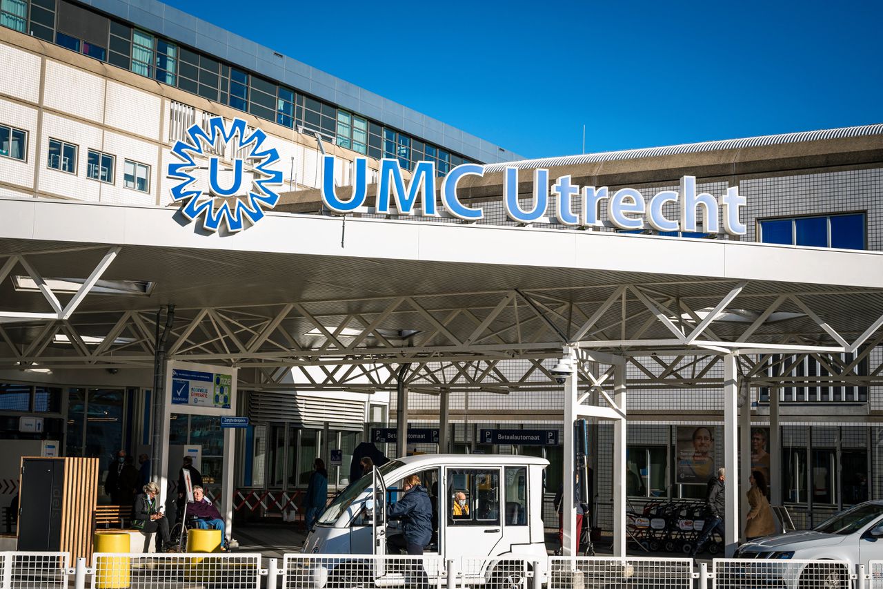Het Universitair Medisch Centrum Utrecht. Van de huidige 26 bedden op de IC waren er zondag acht bezet door coronapatiënten. Het merendeel van hen gaf bij binnenkomst aan niet te zijn gevaccineerd.