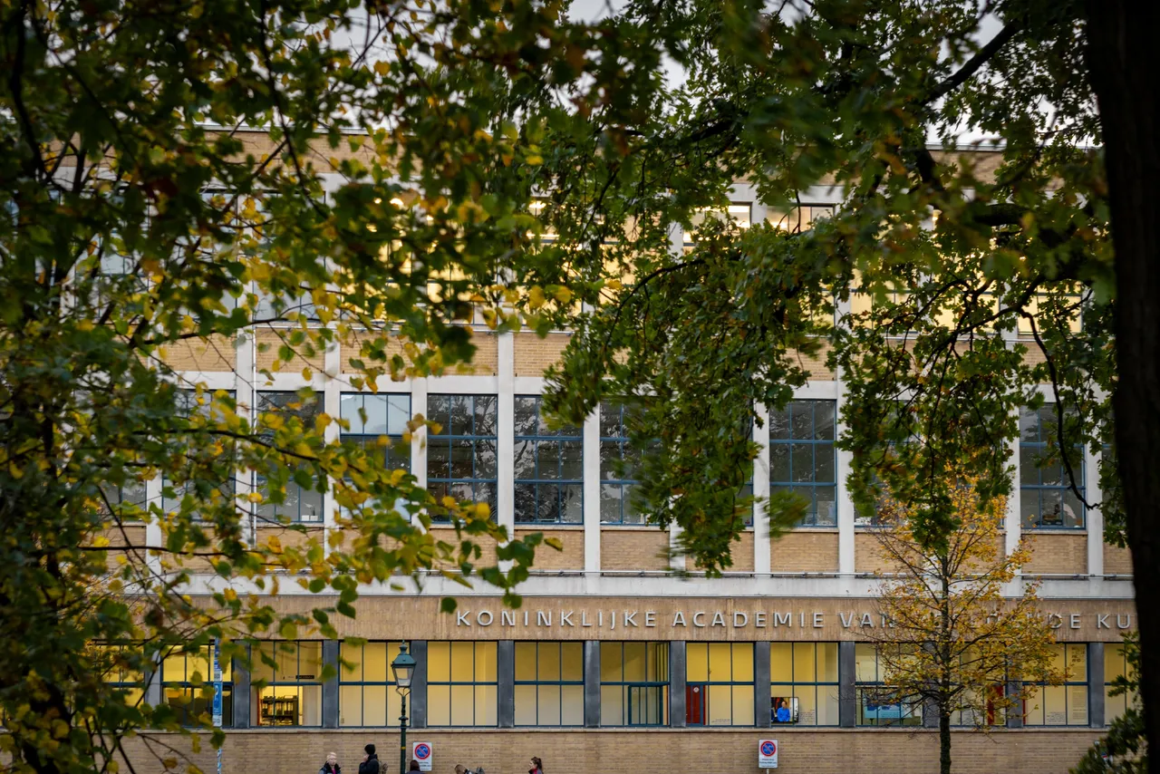 Kans op terugkeer directeur Ranti Tjan naar Haagse kunstacademie KABK ...