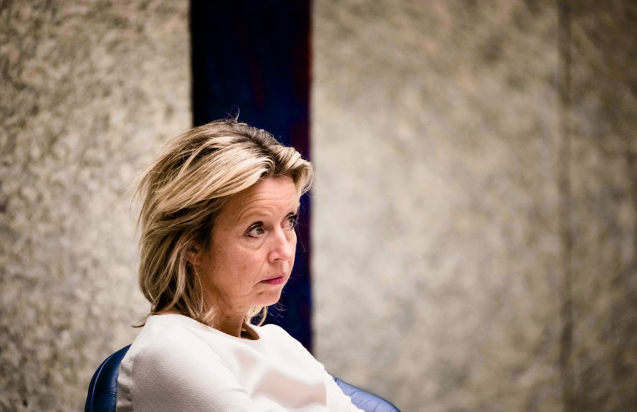 Ollongren: wethouder Brunssum moet opstappen - NRC