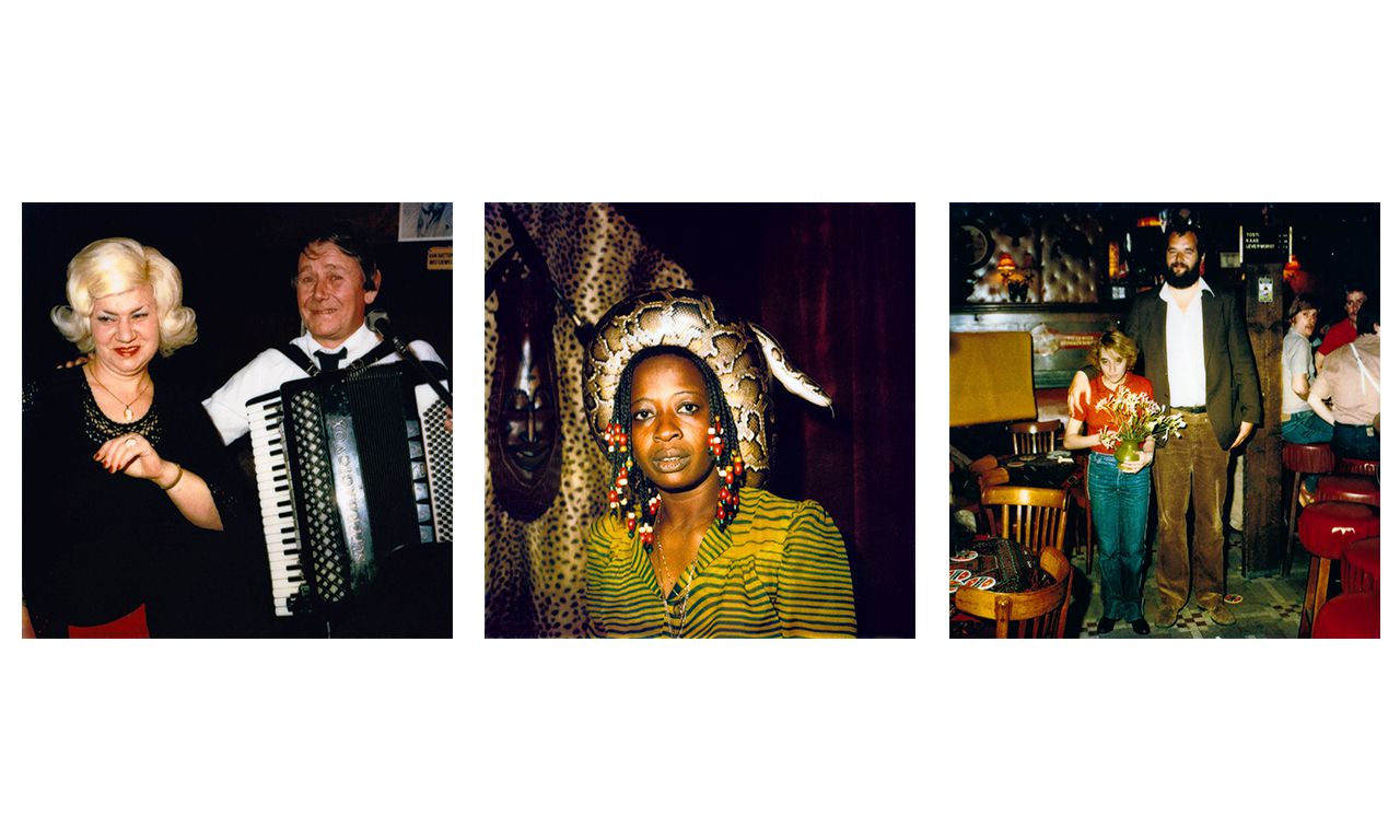 ‘Tante Tina’ en accordeonist Klaas bij Cafe Populair, Animeermeisje met slang bij Chez Tony, Koppel bij café de Zon