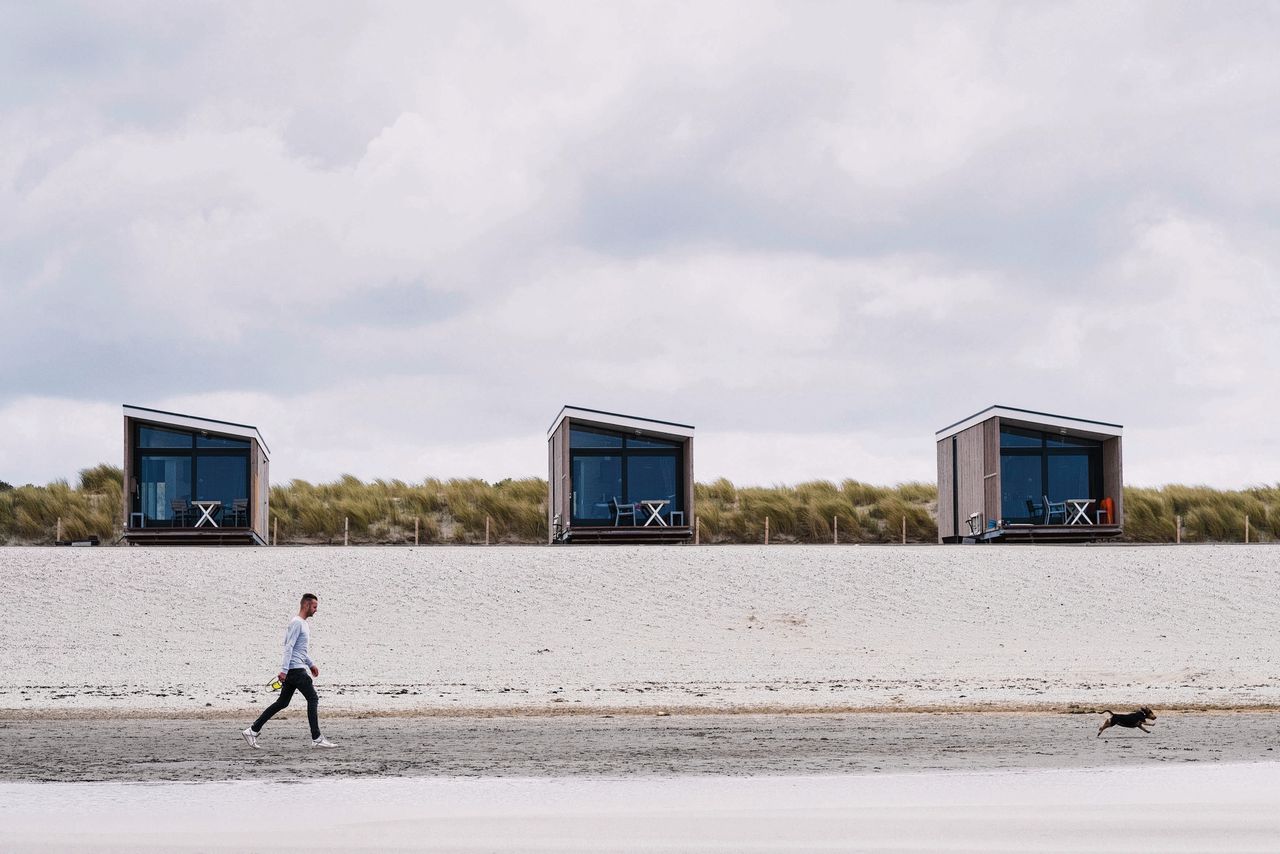 Get Wallpaper Strandhuisjes Met Grimmige Sfeer Nrc For Android