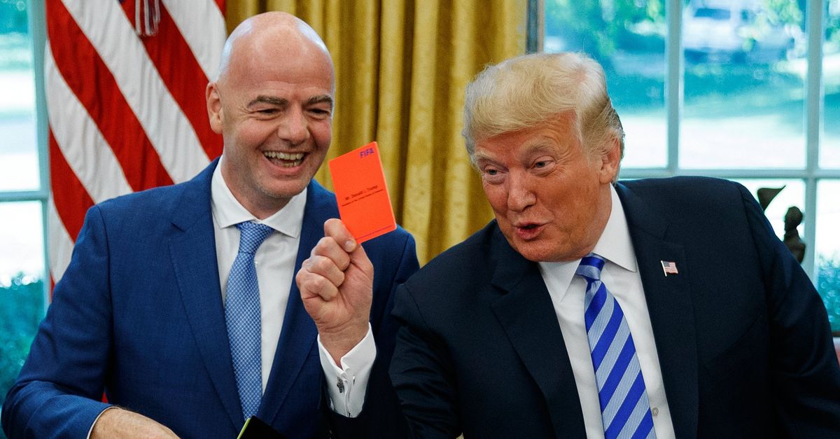 Trump, die ‘niet wist wat een rode kaart was’, bevestigt dat hij FIFA-baas Infantino opbelde over schorsing van Amerikaanse speler Balogun