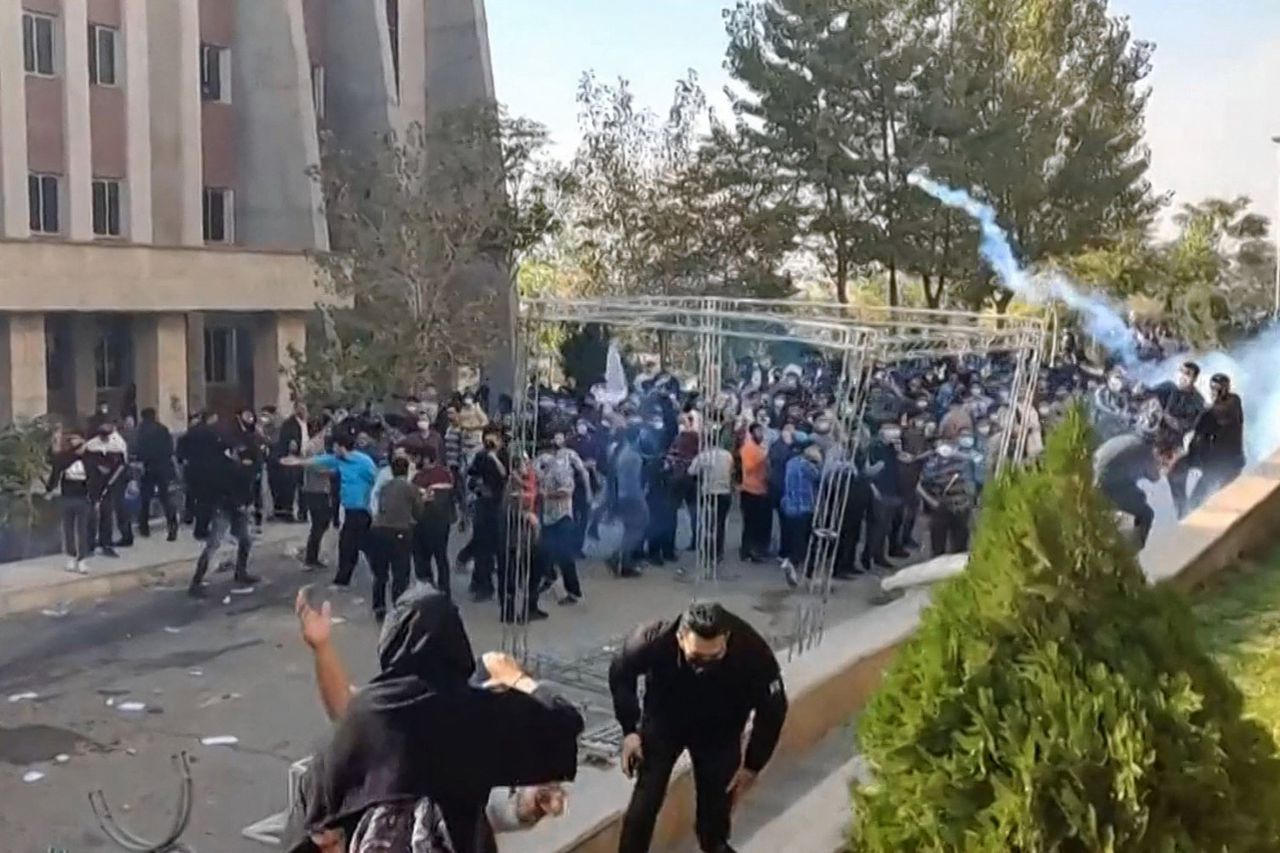 Duizend Iraanse demonstranten aangeklaagd voor ‘sabotage, geweld en moord’ 