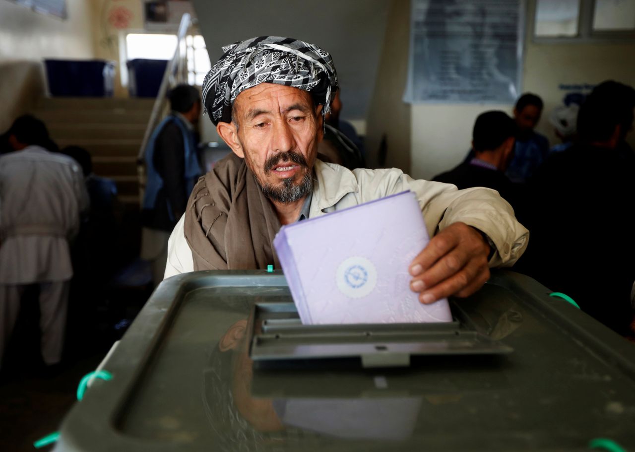Elf doden na aanslag op tweede verkiezingsdag Afghanistan 