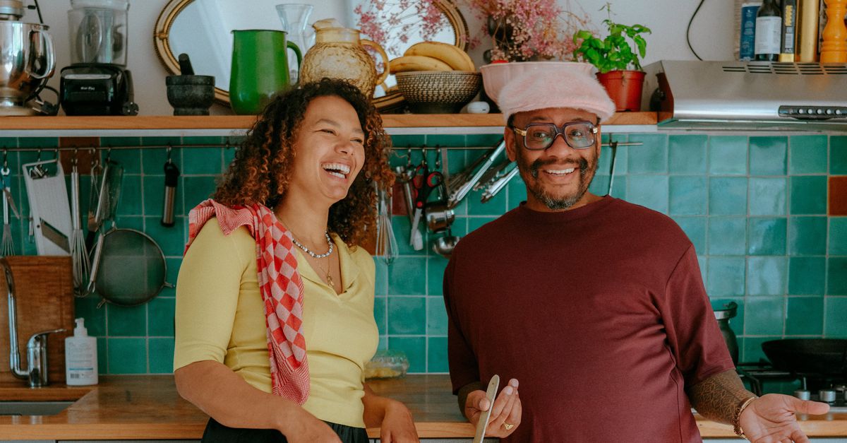 ‘De basis van de Surinaamse keuken is een poging een nieuw thuis te stichten’. Wat eten vertelt over de Surinaamse geschiedenis