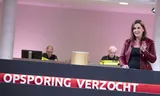 Presentatrice Anniko van Santen tijdens opnames van het programma Opsporing Verzocht.