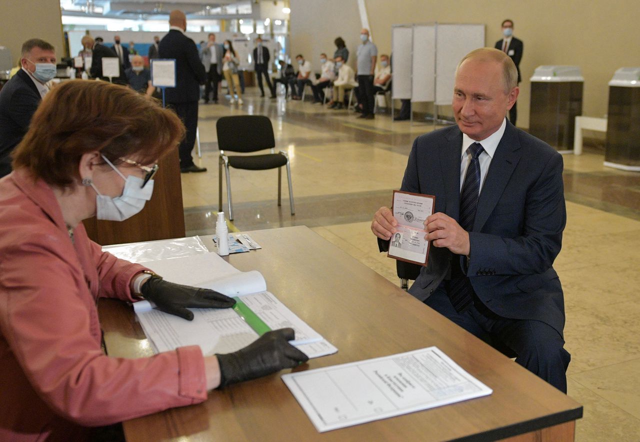Poetin stevent af op grote overwinning in grondwetreferendum 