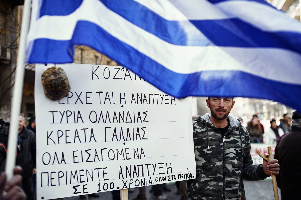 De Grieken zijn boos over mogelijke extra bezuinigingen.