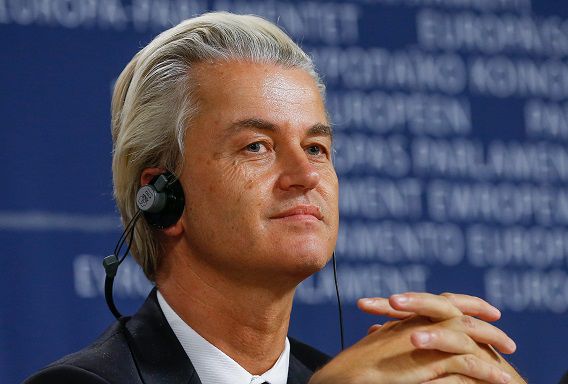 Wilders beweert dat twee teruggekeerde Syriëgangers zijn gearresteerd wegens het beramen van een aanslag op hem.