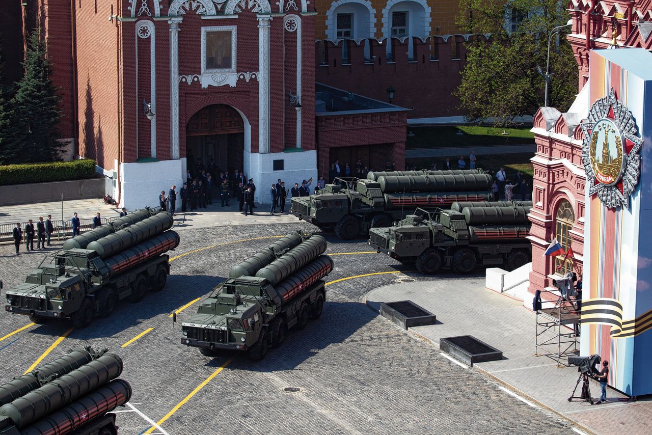 Het Russische raketsysteem S-400 werd onlangs getoond bij een parade op het Rode Plein in Moskou.