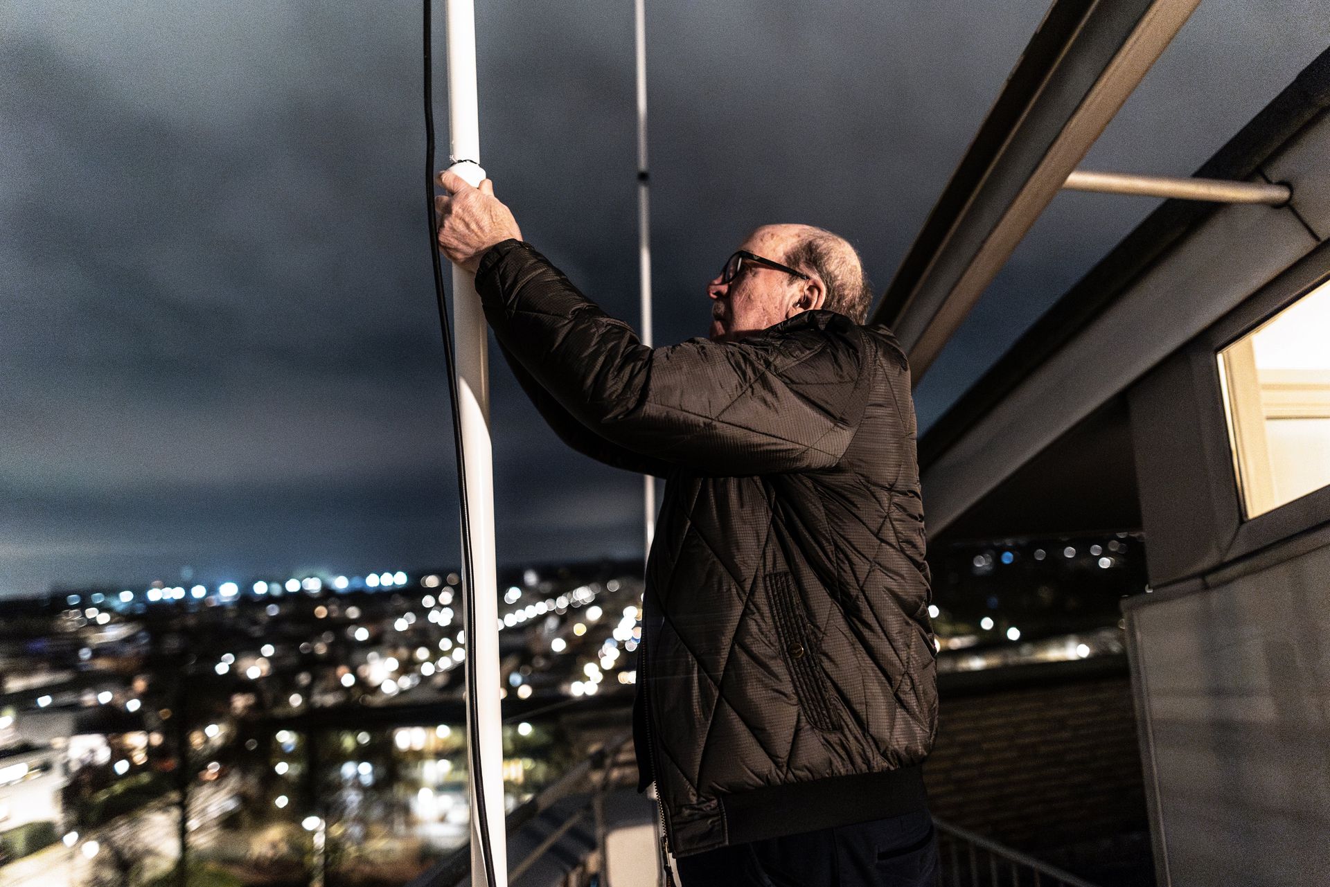 Dick Verburg retira la antena al final del ejercicio. 