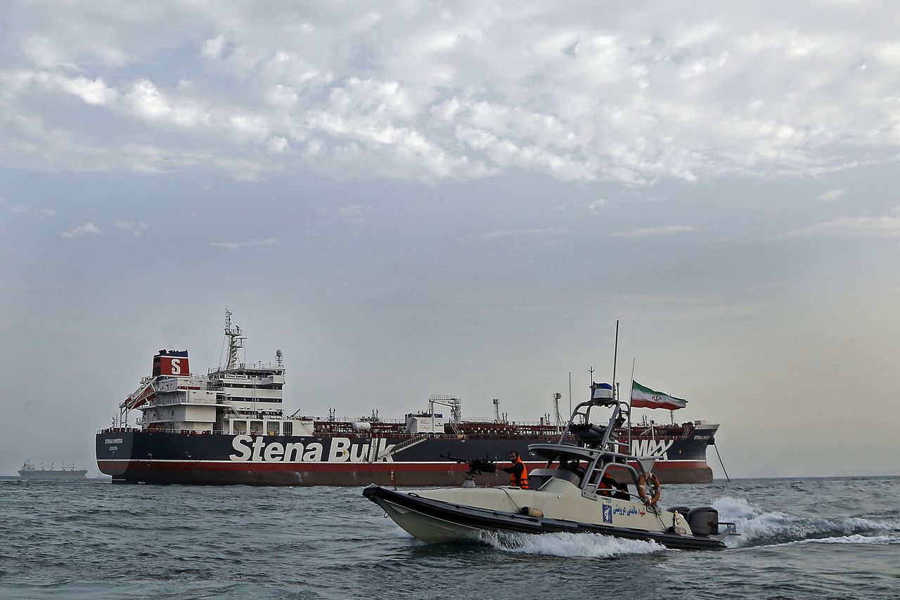 Britse marine gaat tankers in Straat van Hormuz escorteren 