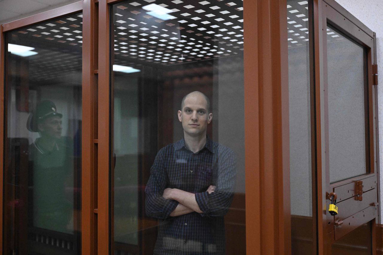 Achter gesloten deuren is het proces tegen de Amerikaanse journalist Gershkovich in Rusland begonnen 