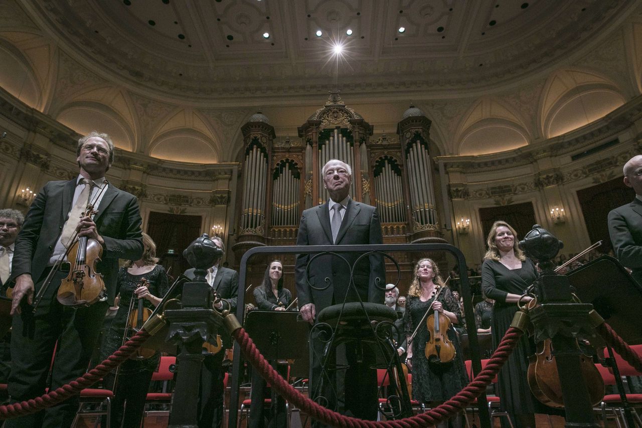 Bernard Haitink na afloop van zijn laatste concert in het Concertgebouw Amsterdam.