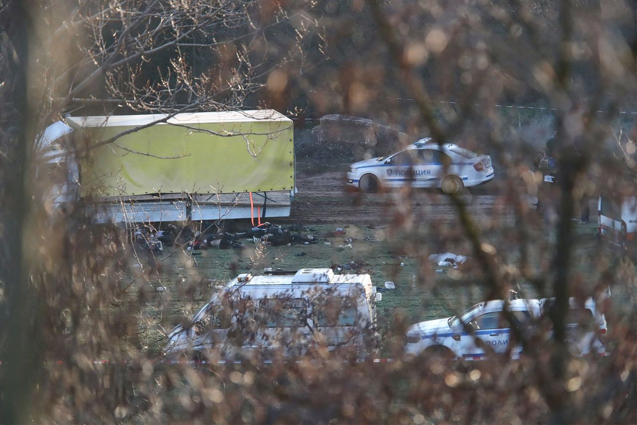 Bulgaarse politie vindt achttien overleden migranten in achtergelaten vrachtwagen 