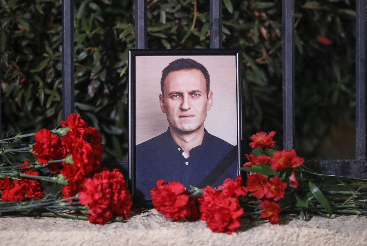 Moeder Navalny officieel op de hoogte gesteld van zijn overlijden, meldt zijn woordvoerder 