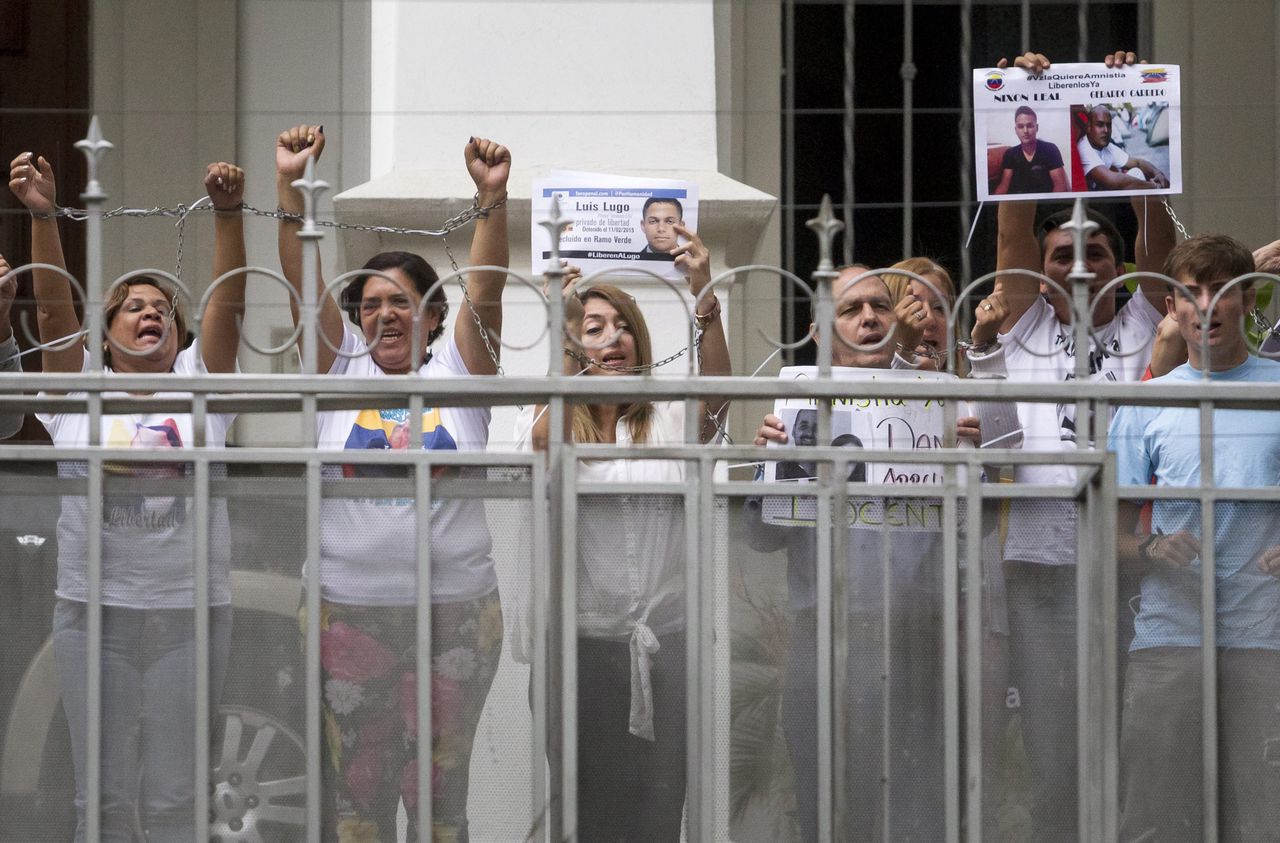 Venezuela laat zes politieke gevangenen vrij 