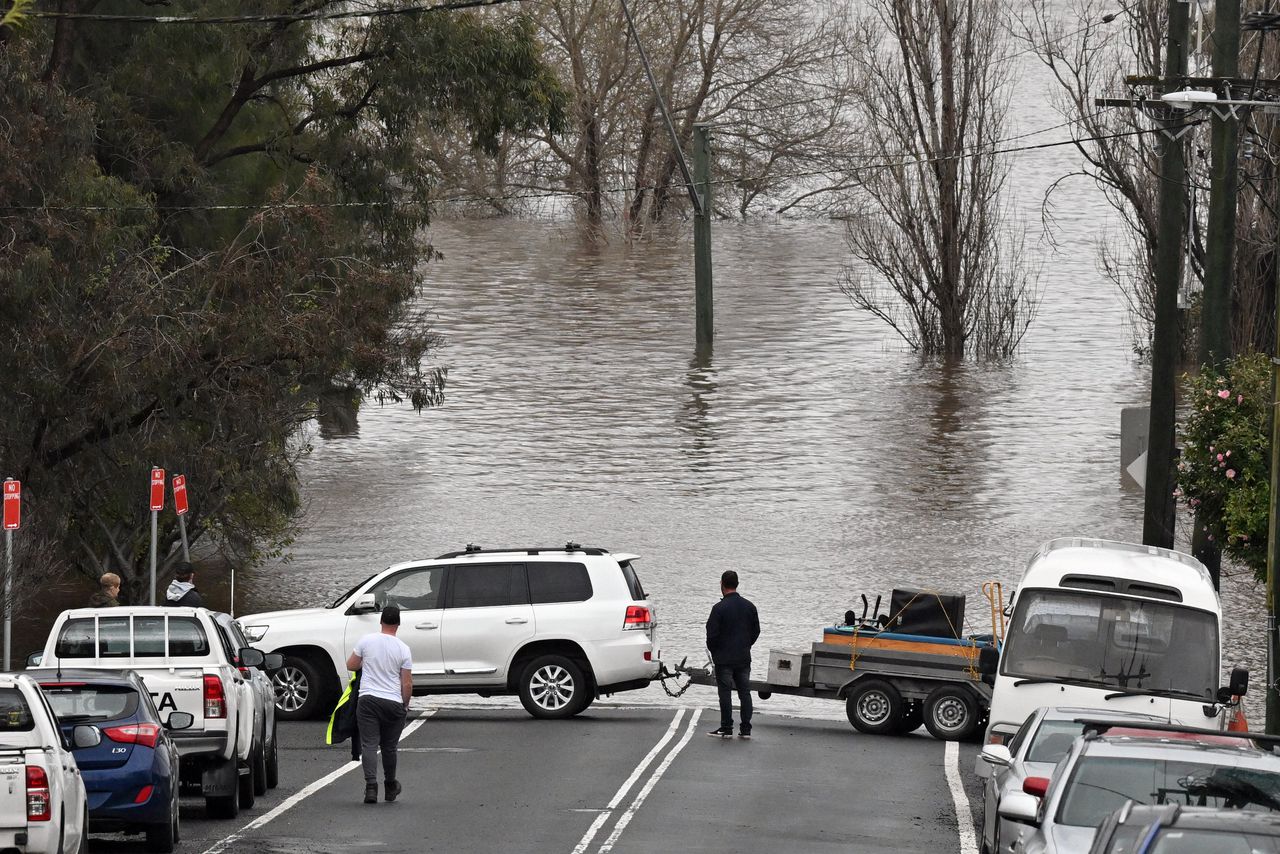 Duizenden evacuaties in afwachting van overstromingen Australië 