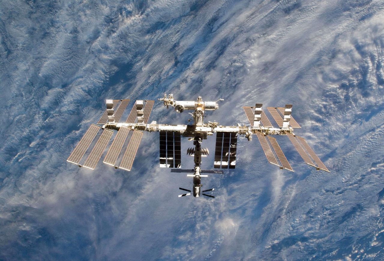 Ruimtestation ISS, dat in gevaar zou zijn gekomen door Russisch ruimtepuin. FOTO NASA / AFP