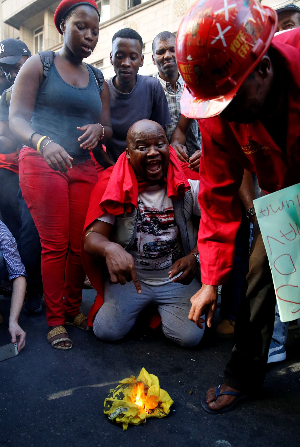 Oppositie Zuid-Afrika raakt slaags met regeringspartij 