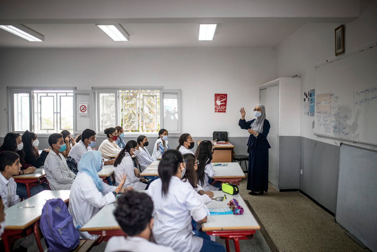 Op vrijdag 1 oktober begon het schooljaar in Marokko. Eigenlijk zouden de scholieren al op 3 september teruggaan naar school maar dit werd uitgesteld vanwege het coronavirus