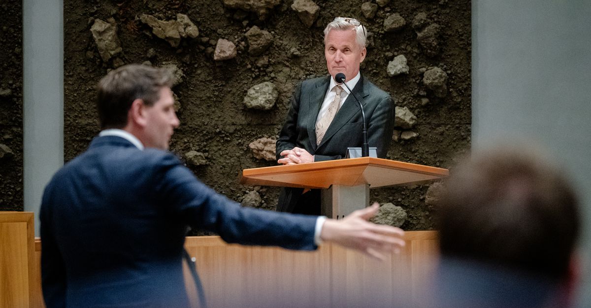 Van der Burg (VVD) onder vuur van Kamer, kan geen rode lijn richting Israël aangeven