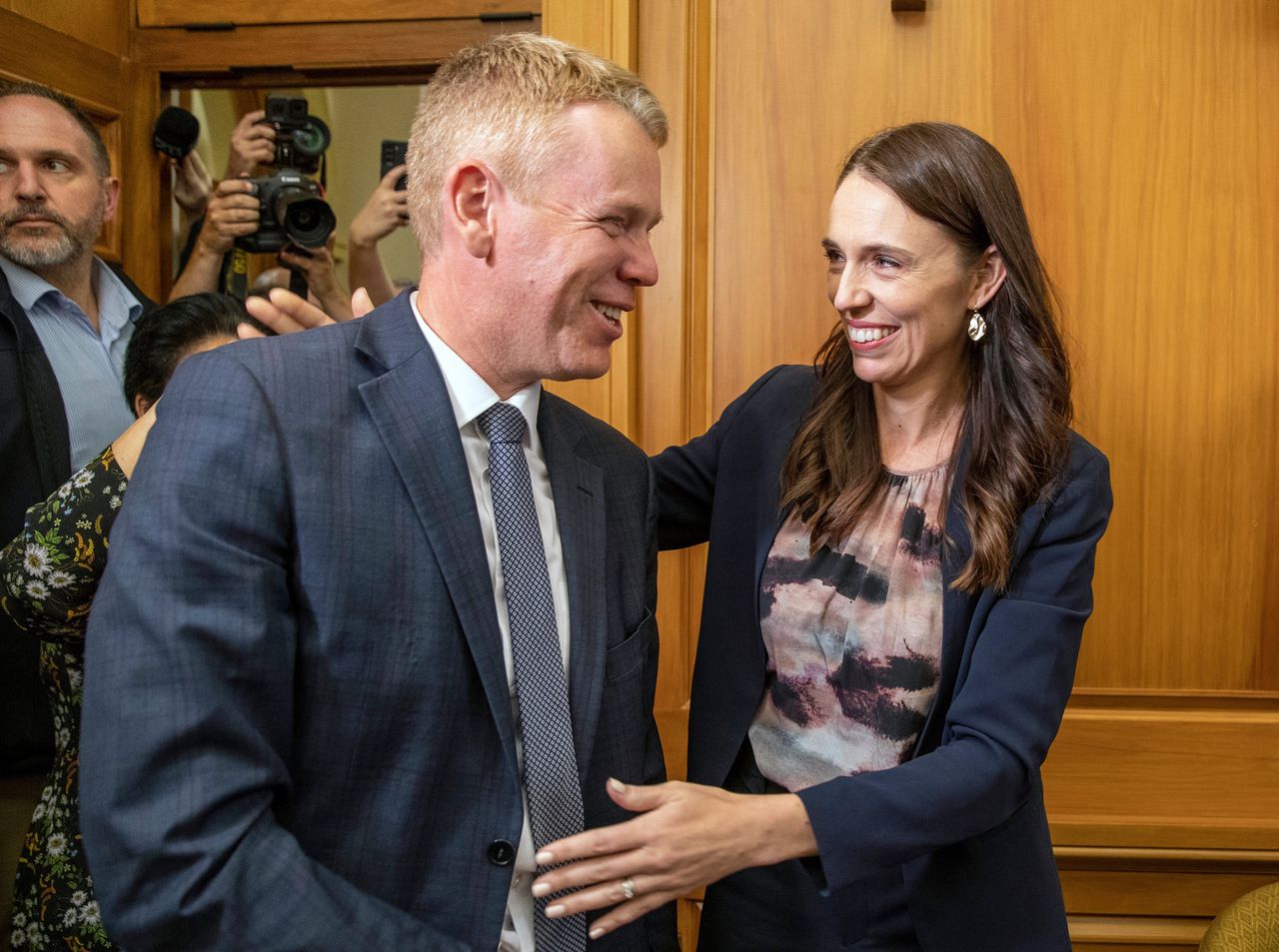Na de empathie van Ardern krijgt Nieuw-Zeeland de ‘meedogenloze’ fixer Hipkins als premier 