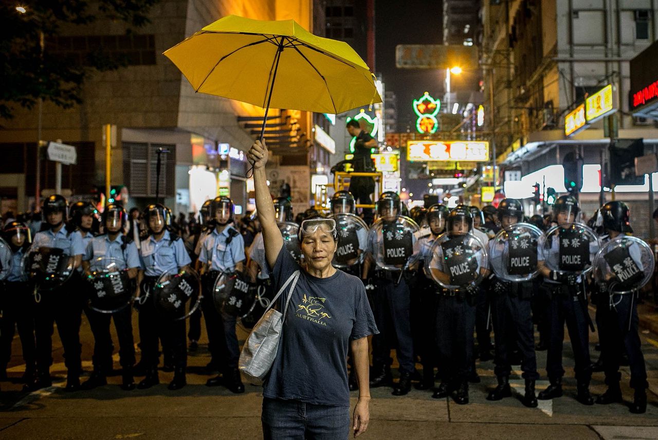 De gele paraplu werd in Hongkong een symbool tegen Chinese onderdrukking en voor democratie.
