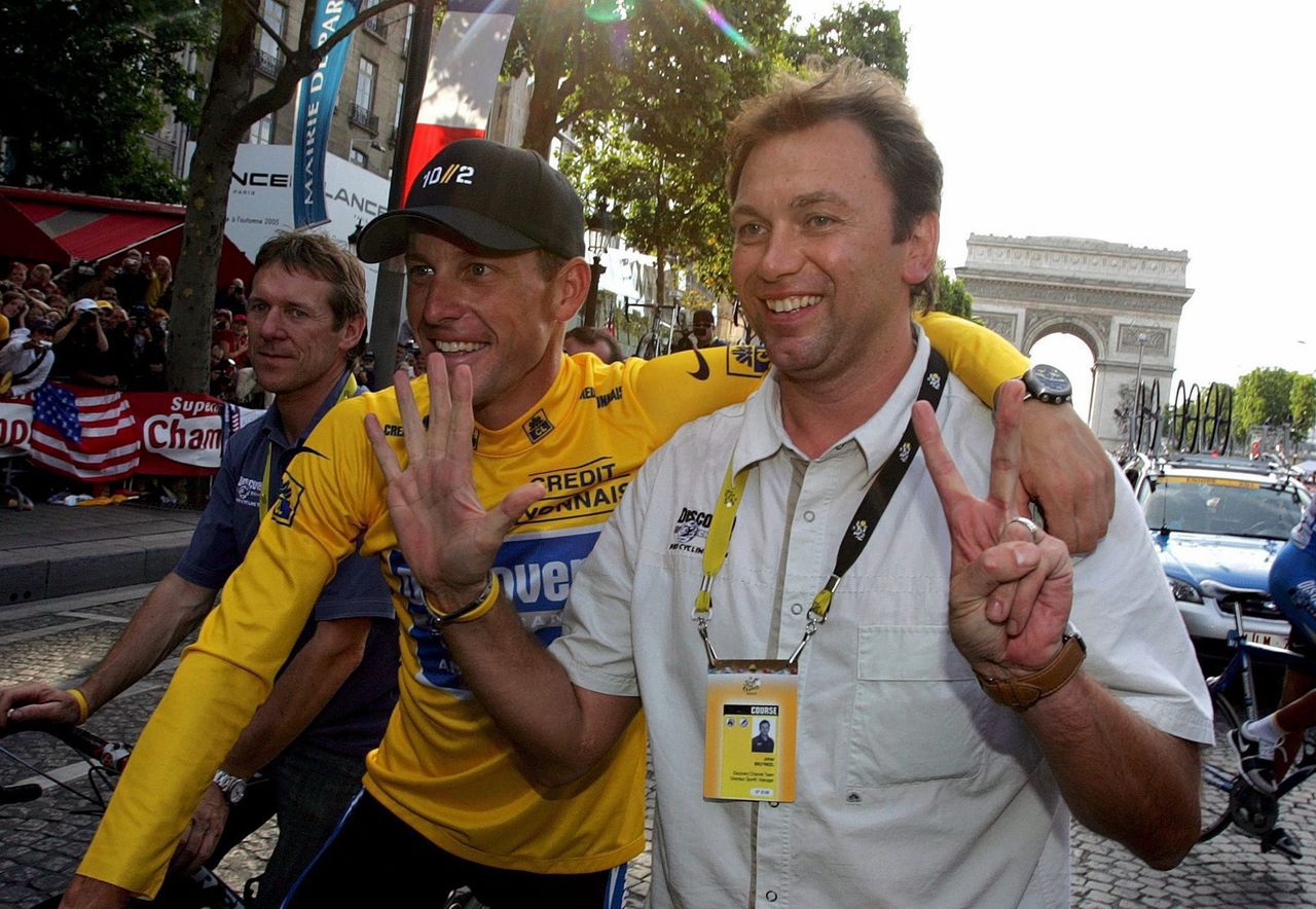 Oud-ploegleider van Lance Armstrong Johan Bruyneel moet de Amerikaanse overheid 1,2 miljoen dollar terugbetalen.