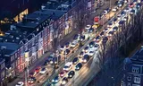 File at the start of the evening in the center of The Hague. The city council wants the Hagenaar to cycle. 