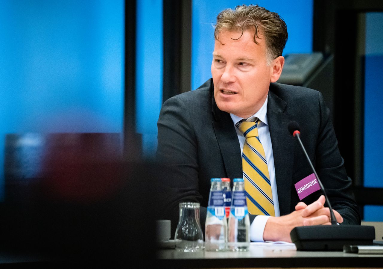 CPB-directeur Pieter Hasekamp tijdens een rondetafelgesprek over de risico's van de coronapandemie voor het Nederlandse financiële stelsel.