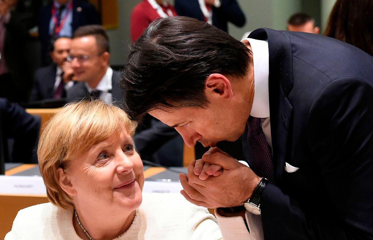 De Duitse bondskanselier Angela Merkel en de Italiaanse premier Giuseppe Conte.
