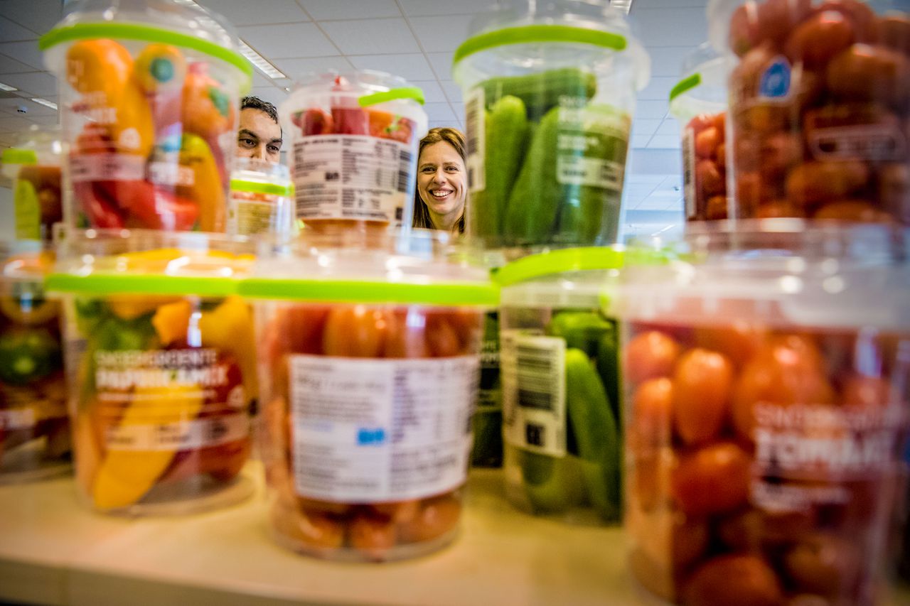 Minister Carola Schouten van Landbouw (ChristenUnie) bracht in maart een bezoek aan een supermarkt in het kader van verduurzaming en voedselverspilling.
