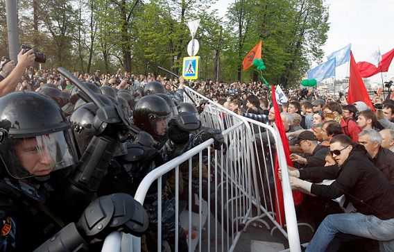 Politie en demonstranten raakten vandaag slaags in Moskou.