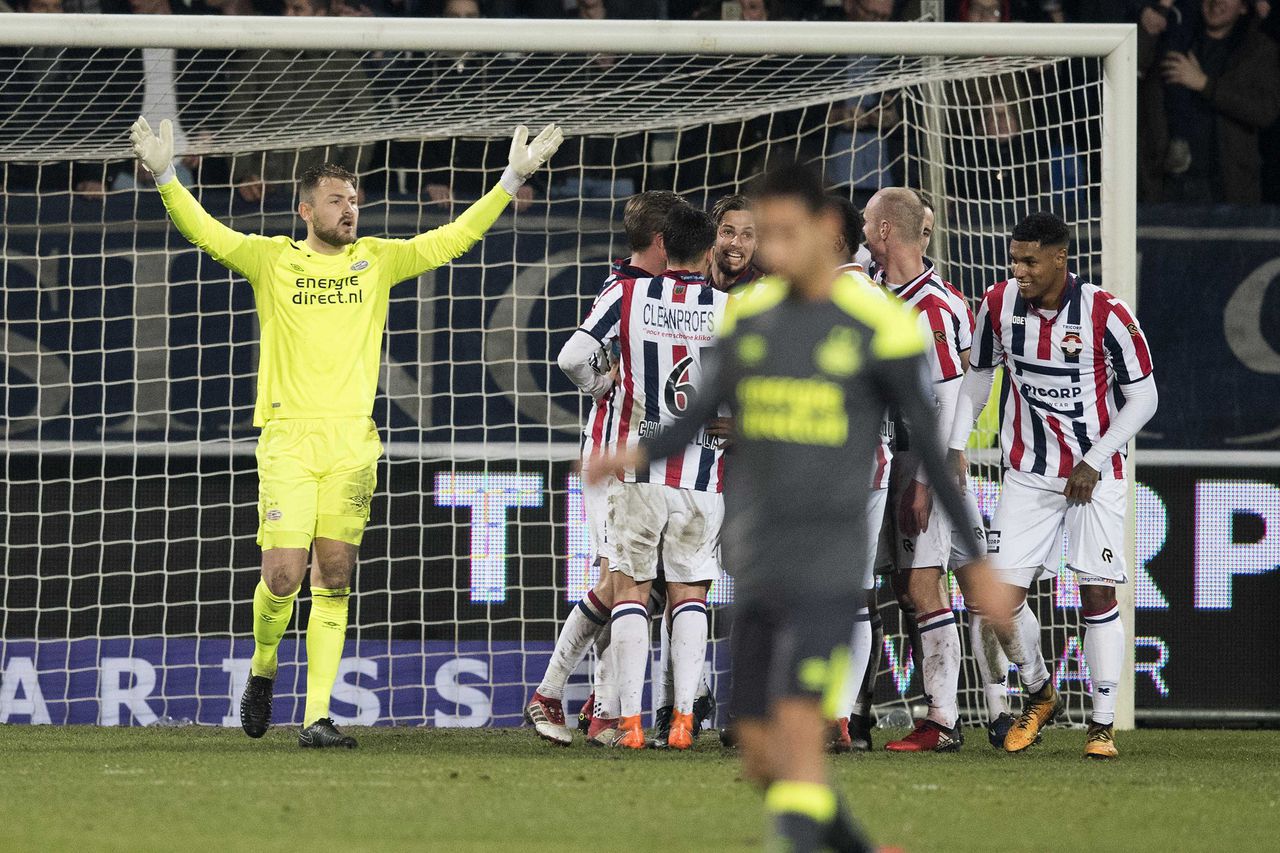 Willem II maakt gehakt van koploper PSV: 5-0 