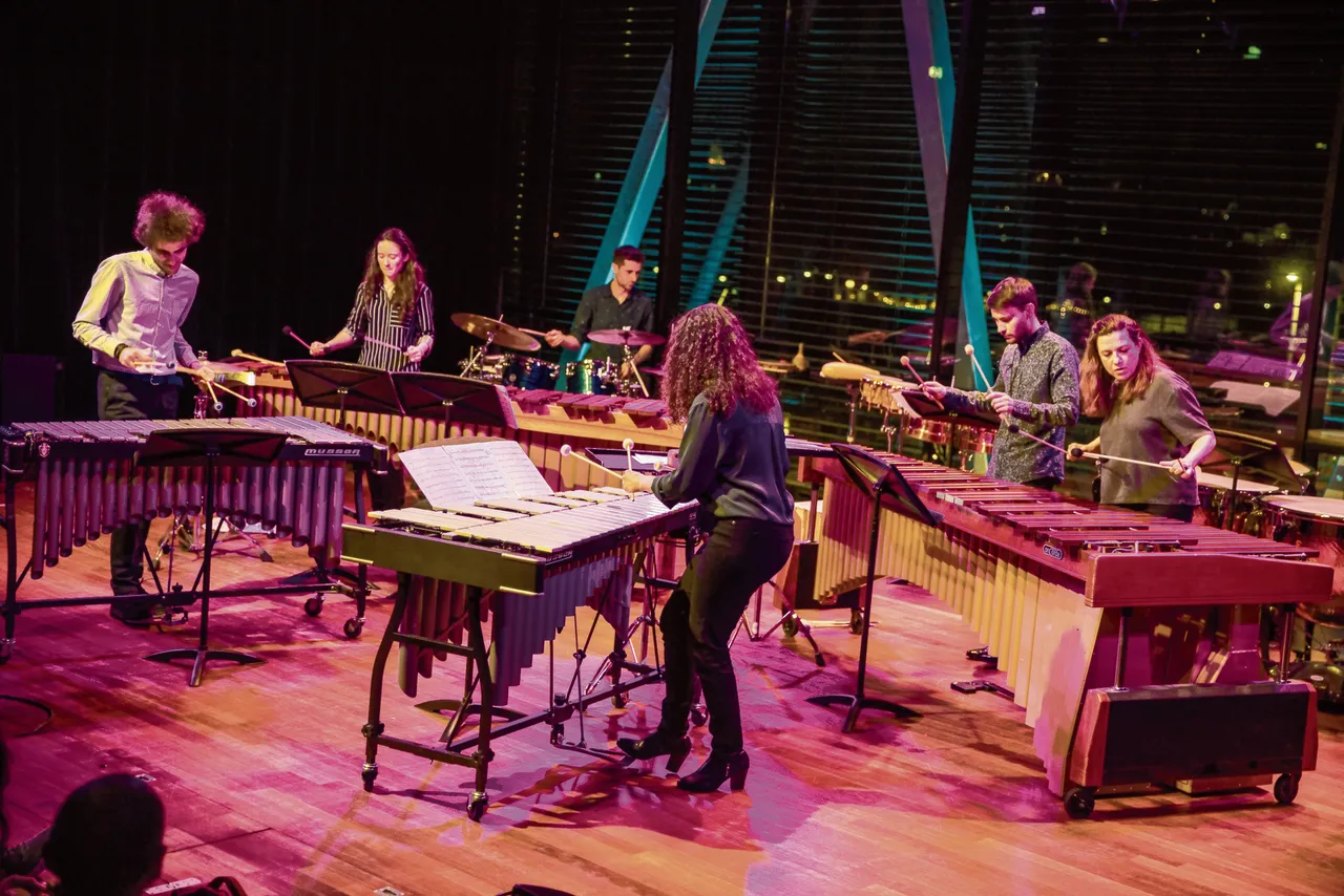 Hypnotiserende, melodische ritmes tijdens Marimba Weekend - NRC