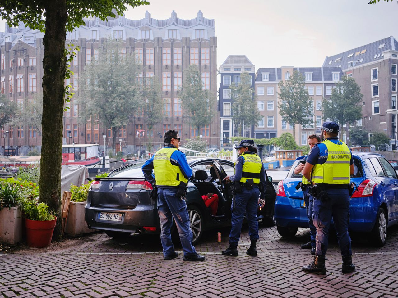 Ook Amsterdam gaat religieuze uitingen bij boa’s toestaan 