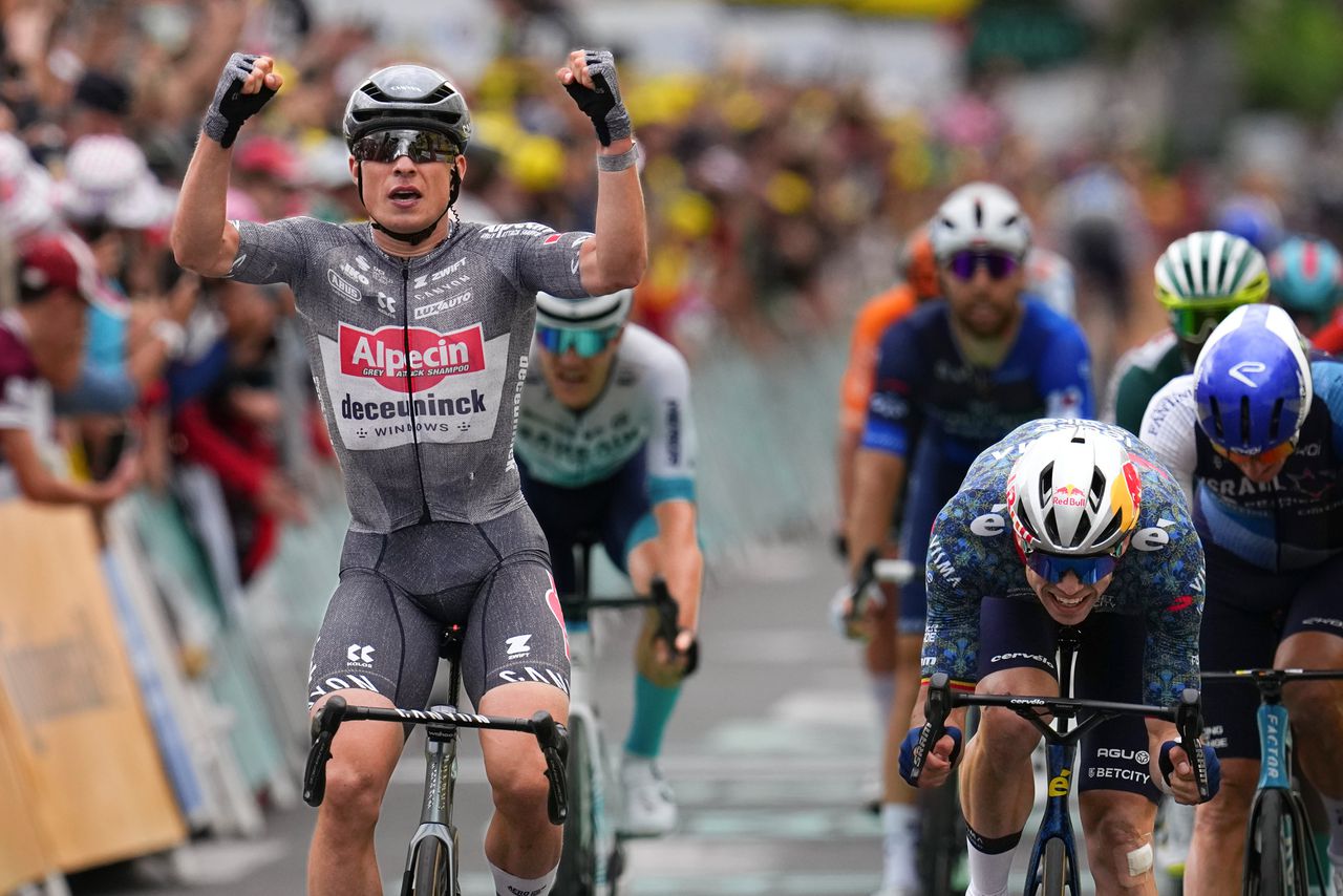 Philipsen sprint in dertiende Touretappe naar tweede ritzege 