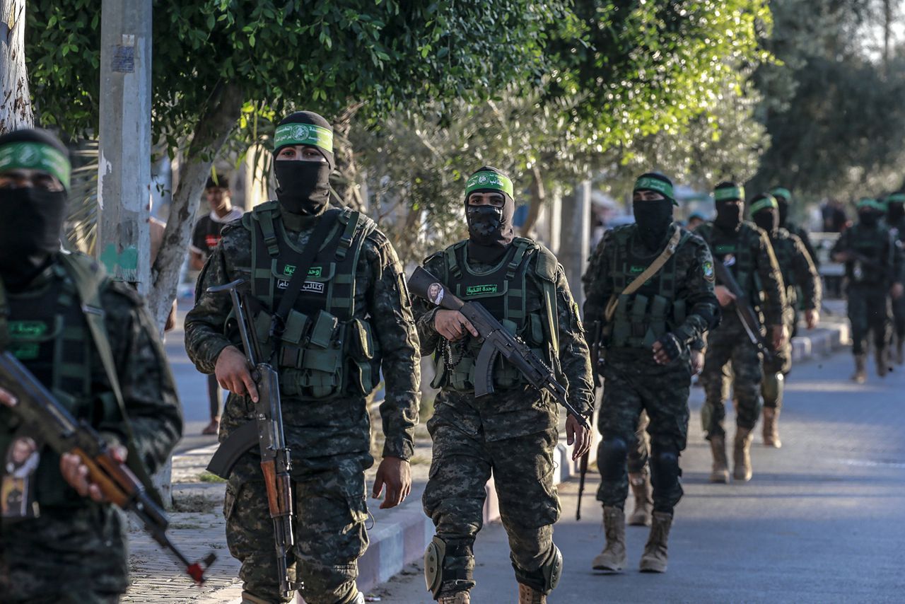 Vader en dochter uit Leidschendam aangehouden op verdenking doorsluizen 5,5 miljoen euro naar Hamas 