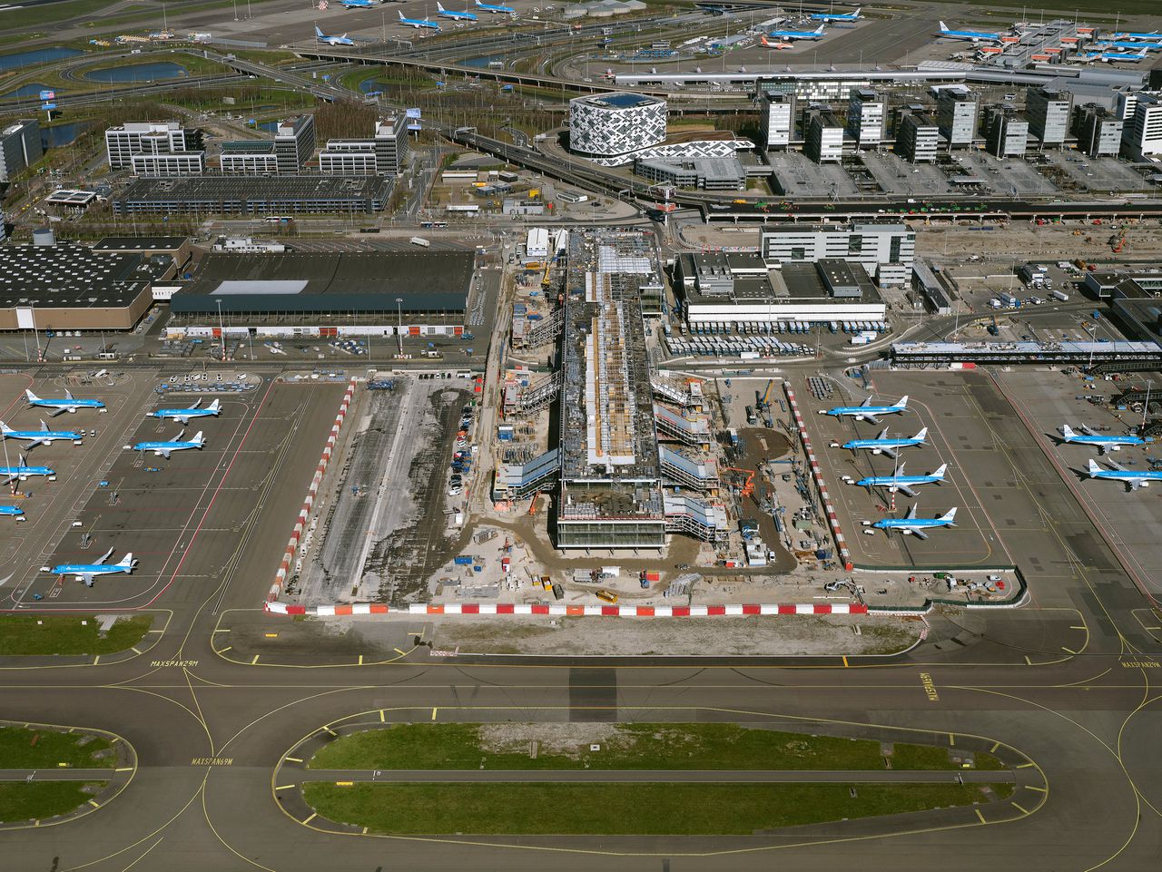 Schiphol had bouwcontract A-pier niet voortijdig mogen ontbinden, miljoenenstrop dreigt