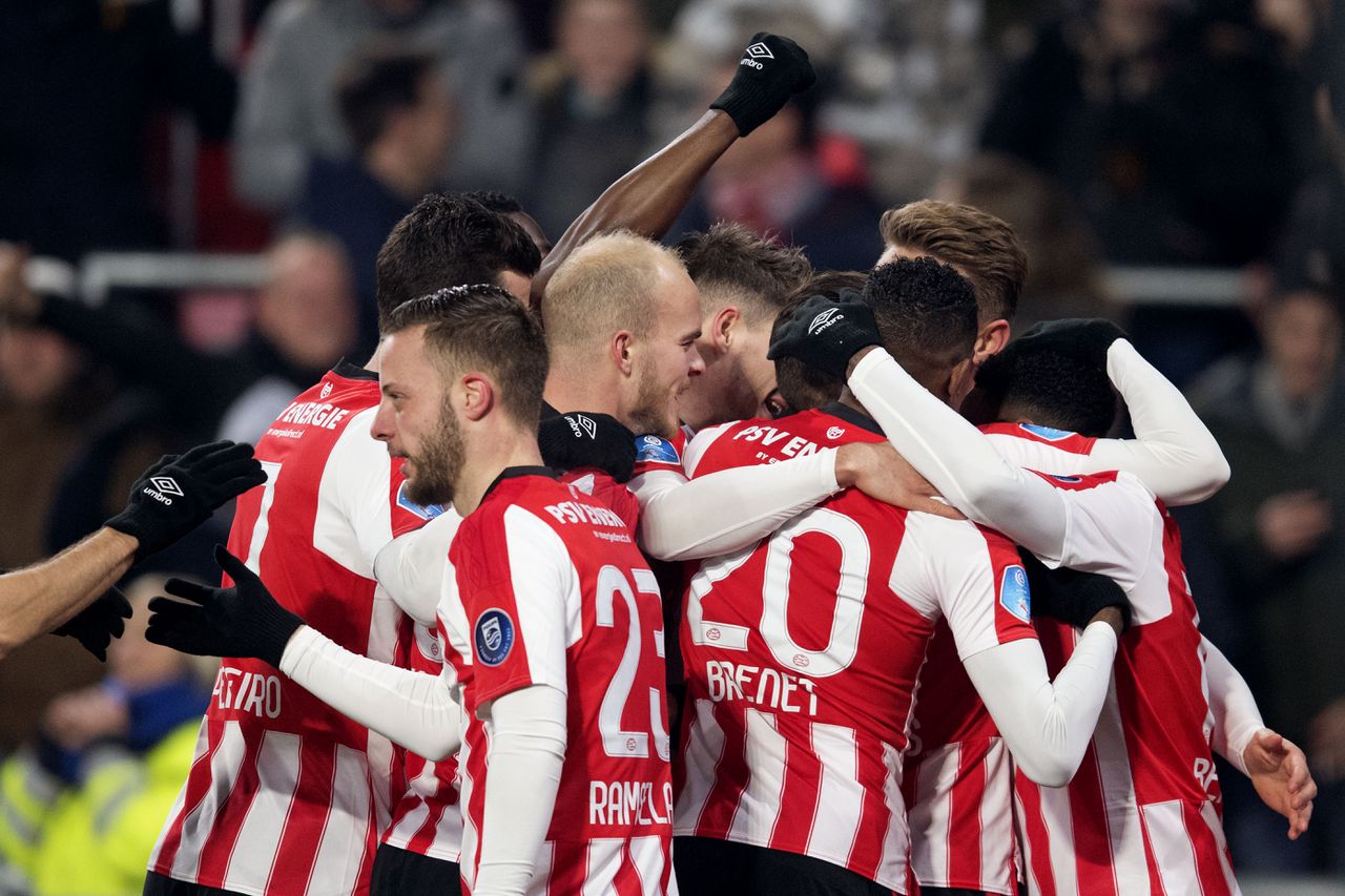 PSV verslaat FC Utrecht, Feyenoord verliest opnieuw van NAC 