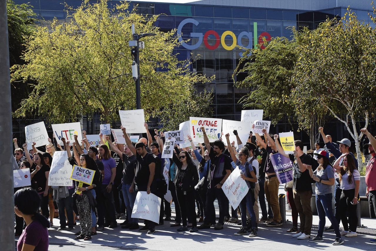 In 2018 sloten duizenden werknemers van Google zich aan bij een staking uit protest tegen onder meer de manier waarop het bedrijf omging met seksuele intimidatie op de werkvloer.