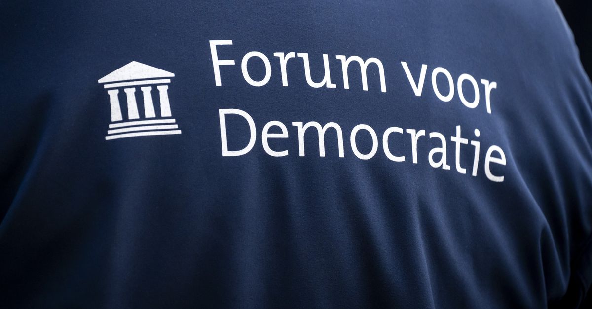 FVD’er die ‘white power’-gebaar maakte geeft functie in gemeenteraad op