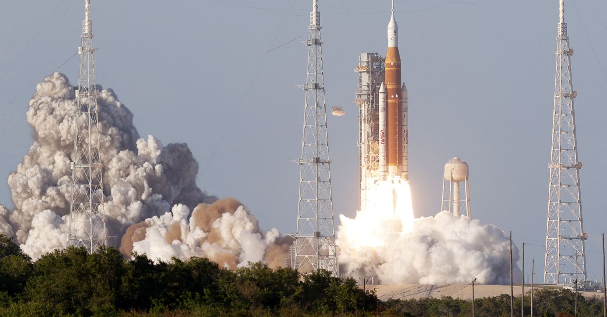 Een dag na de lancering van Artemis II begint de echte reis om de maan