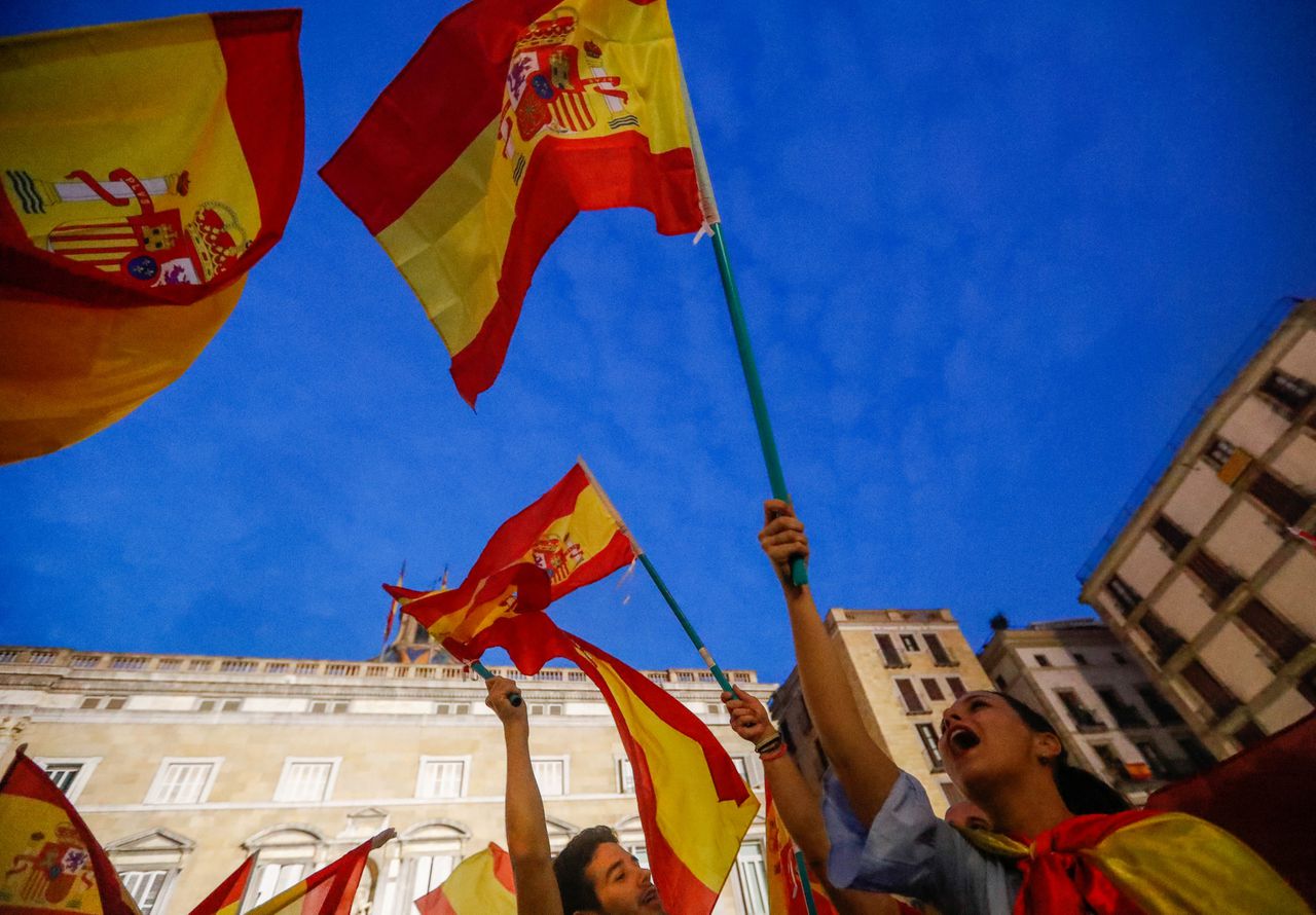 Spaanse politie: bijna alle stemkantoren nu vergrendeld 